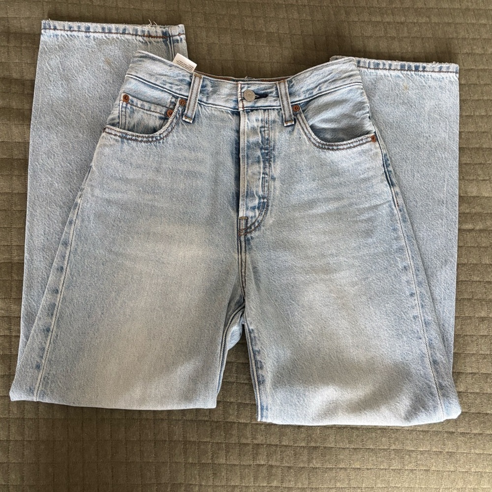 Levi’s Ribcage Straight Ankle Jeans